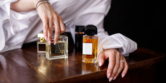 Parfums Mainstream vs Collections Privées vs Niche vs Ultra-Niche : Le Guide pour Tout Comprendre !