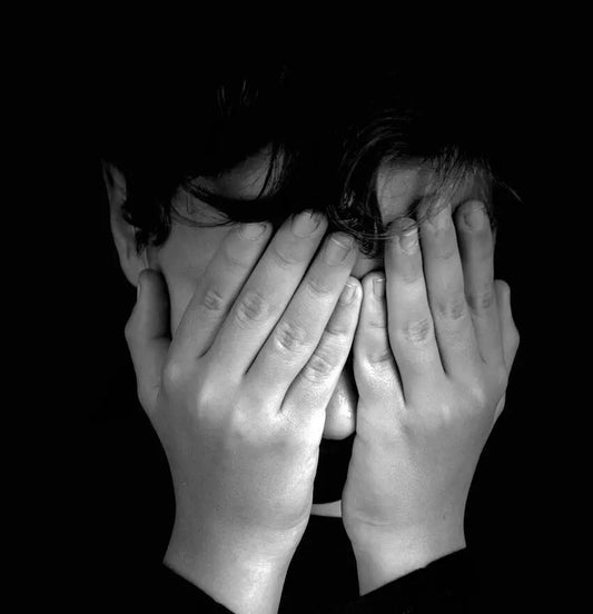 Qu’est-ce que le Blind Buy en Parfumerie ? Évitez les Risques avec Nos Échantillons de Parfums de Niche